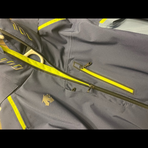 Descente Terro Insulated Ski Jacket - Picture 2 of 5